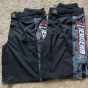 Like NEW! Men’s size L Revgear Krav shorts